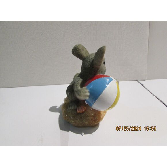 CHARMING TAILS 83/101 BEACH BUNNIE FITZ & FLOYD BUNNY RABBIT BEACH BALL SAND BOX - Picture 3 of 7